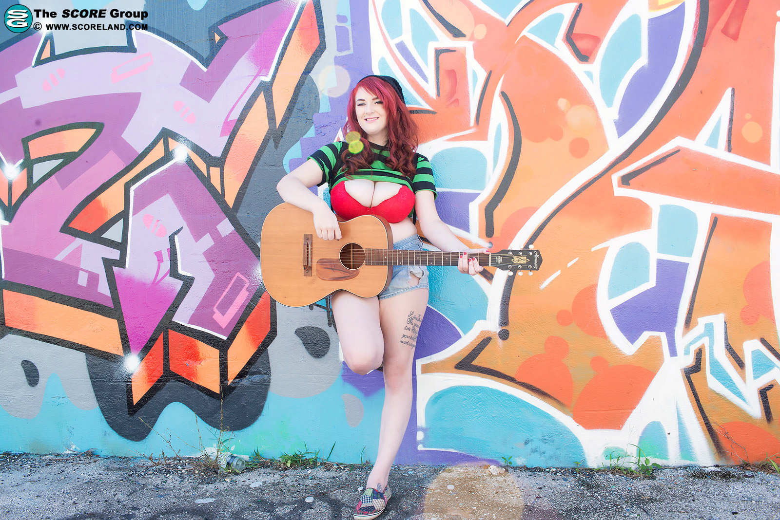 09-guitar-heroine-in-miami-featuring-harlow-nyx